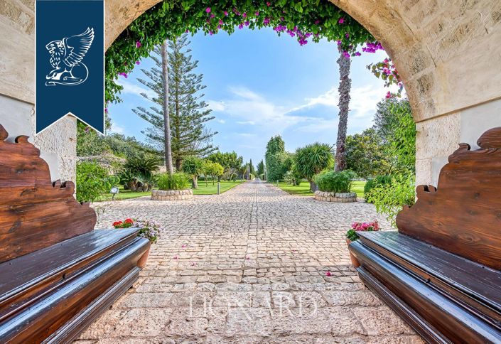 Image No.57-10 Bed Villa for sale