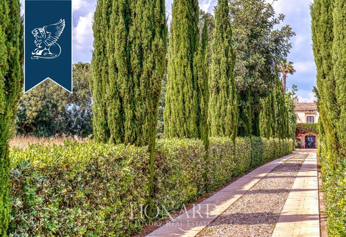 Image No.6-10 Bed Villa for sale