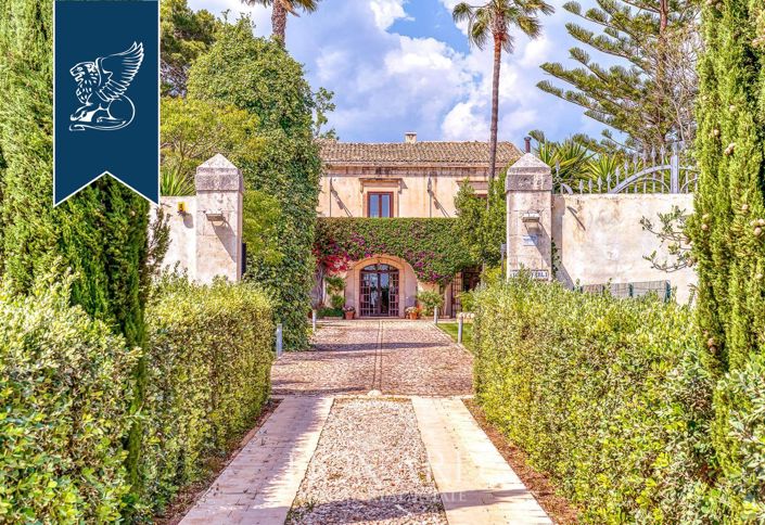 Image No.8-10 Bed Villa for sale