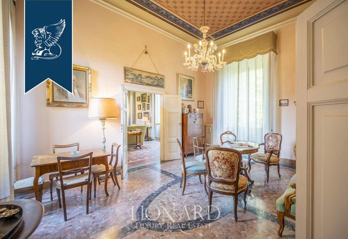 Image No.10-16 Bed Villa for sale