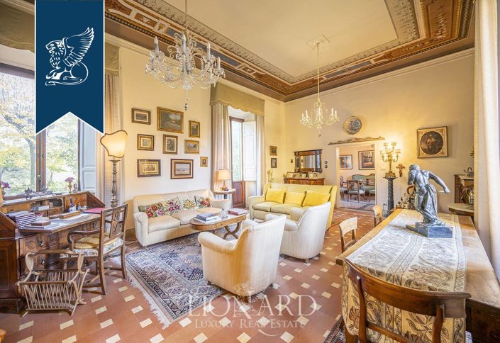 Image No.11-16 Bed Villa for sale