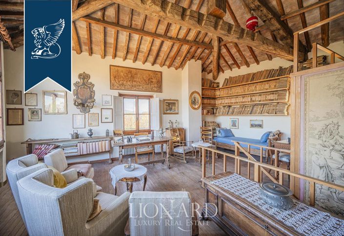 Image No.16-16 Bed Villa for sale