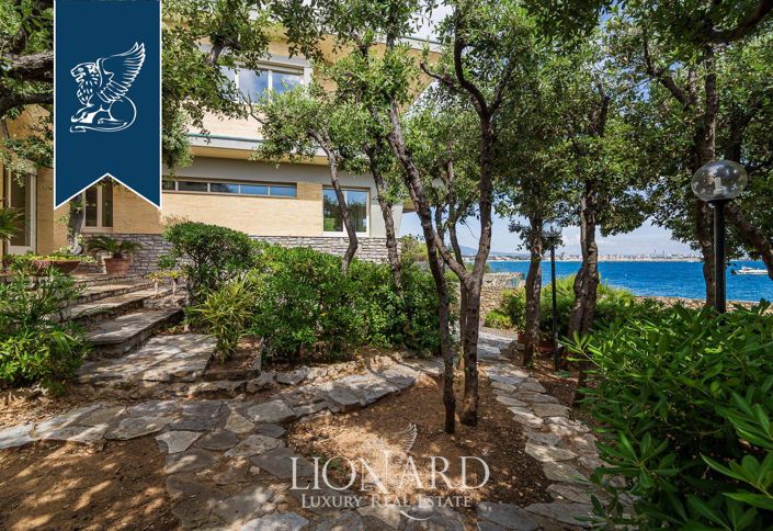 Image No.10-6 Bed Villa for sale