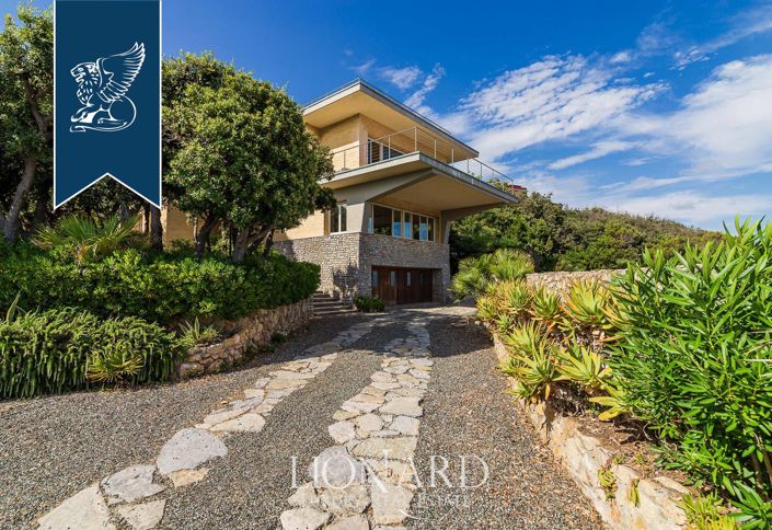 Image No.28-6 Bed Villa for sale