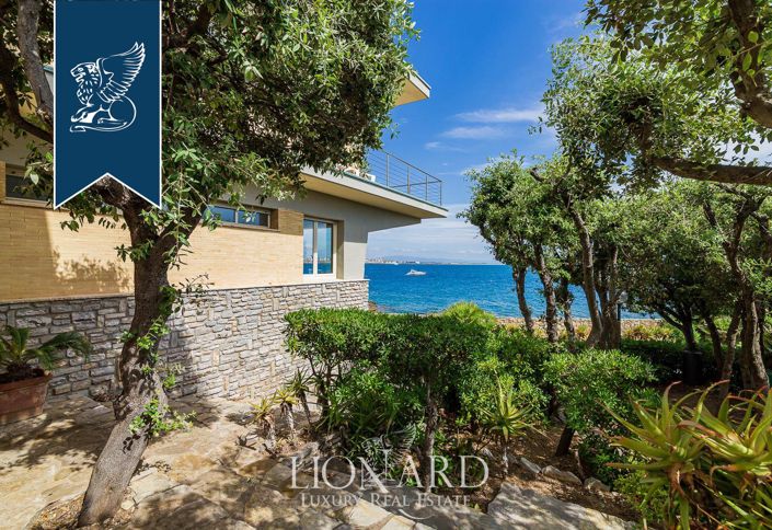 Image No.8-6 Bed Villa for sale