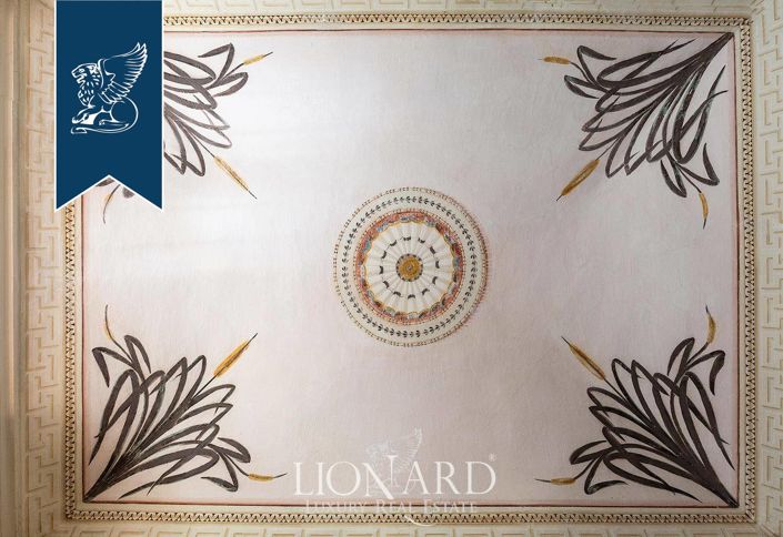 Image No.16-5 Bed Villa for sale