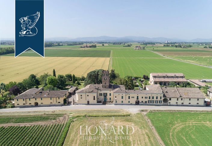 Image No.2-5 Bed Villa for sale