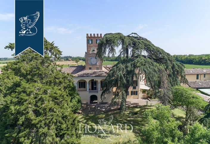 Image No.6-5 Bed Villa for sale