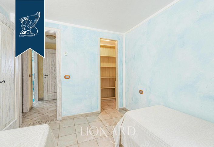 Image No.17-6 Bed Villa for sale