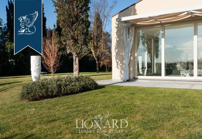 Image No.10-3 Bed Villa for sale