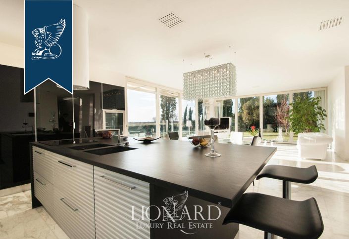 Image No.15-3 Bed Villa for sale