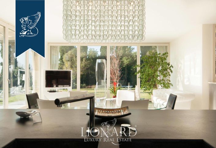 Image No.17-3 Bed Villa for sale