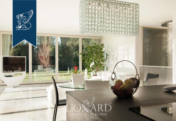 Image No.20-3 Bed Villa for sale