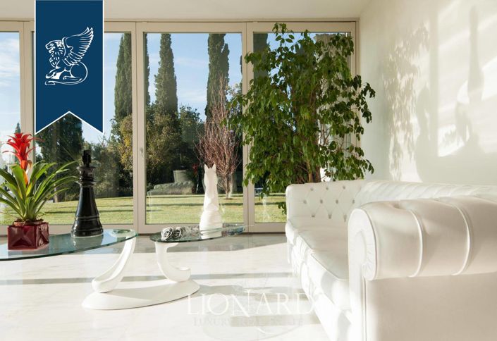 Image No.27-3 Bed Villa for sale