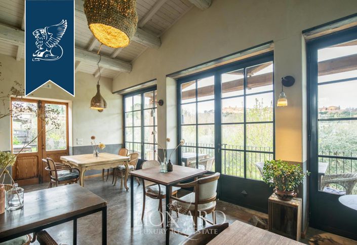 Image No.5-10 Bed Farmhouse for sale