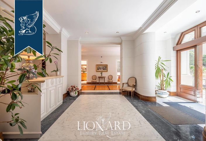 Image No.17-37 Bed Villa for sale