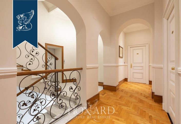 Image No.31-37 Bed Villa for sale