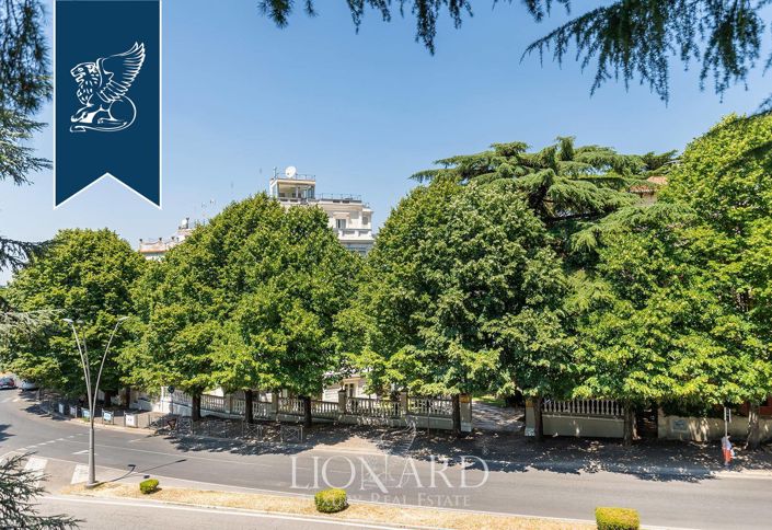 Image No.52-37 Bed Villa for sale