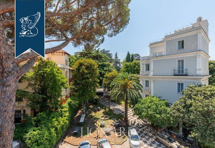 Image No.7-37 Bed Villa for sale