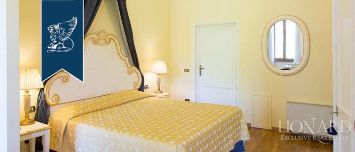 Image No.7-11 Bed Villa for sale