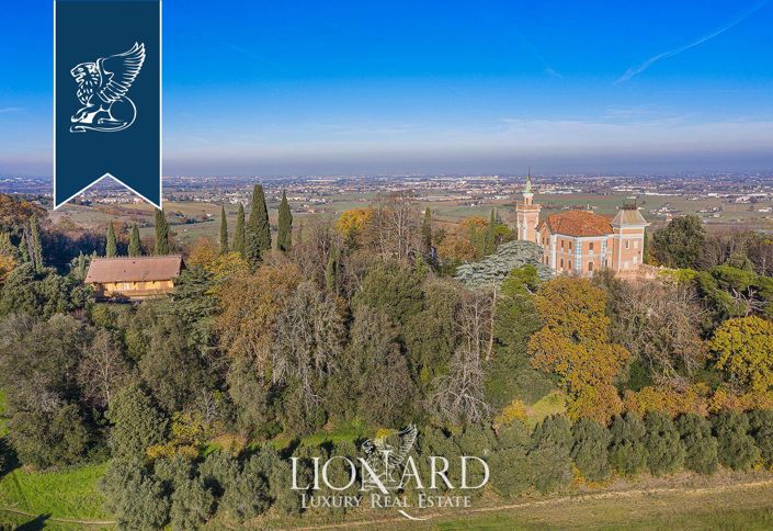 Image No.14-12 Bed Property for sale