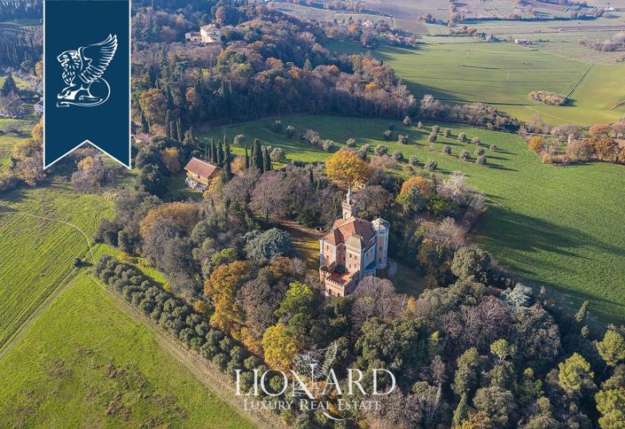 Image No.18-12 Bed Property for sale