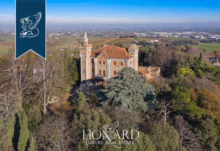 Image No.19-12 Bed Property for sale