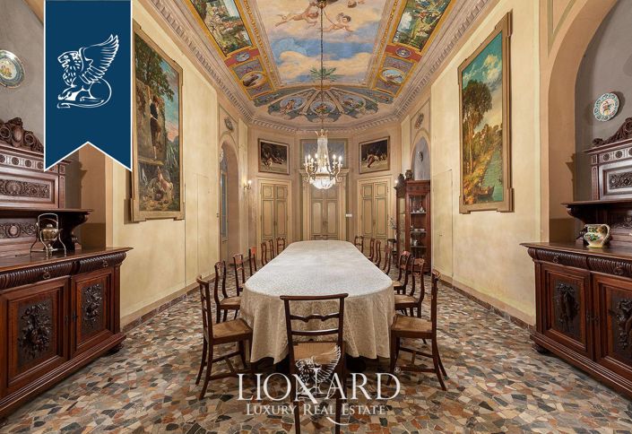 Image No.37-12 Bed Property for sale