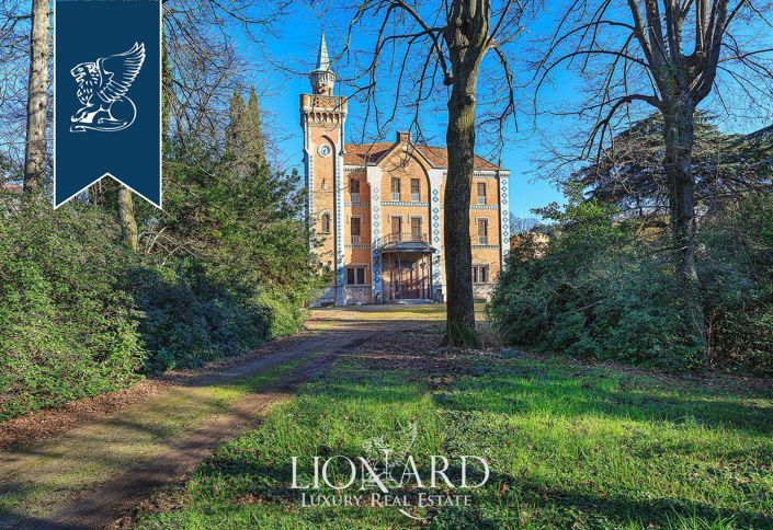 Image No.4-12 Bed Property for sale