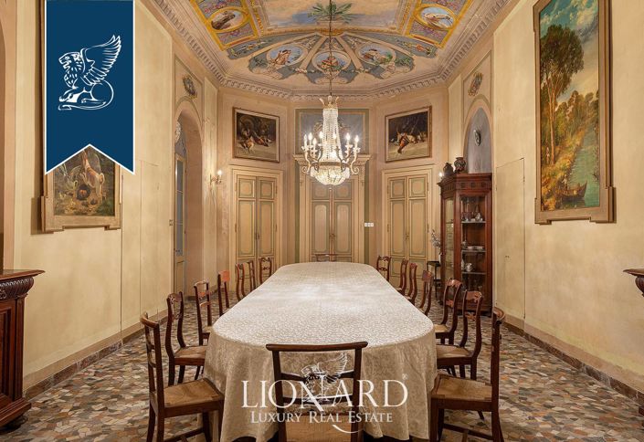 Image No.42-12 Bed Property for sale