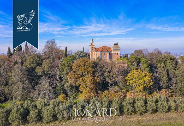 Image No.5-12 Bed Property for sale