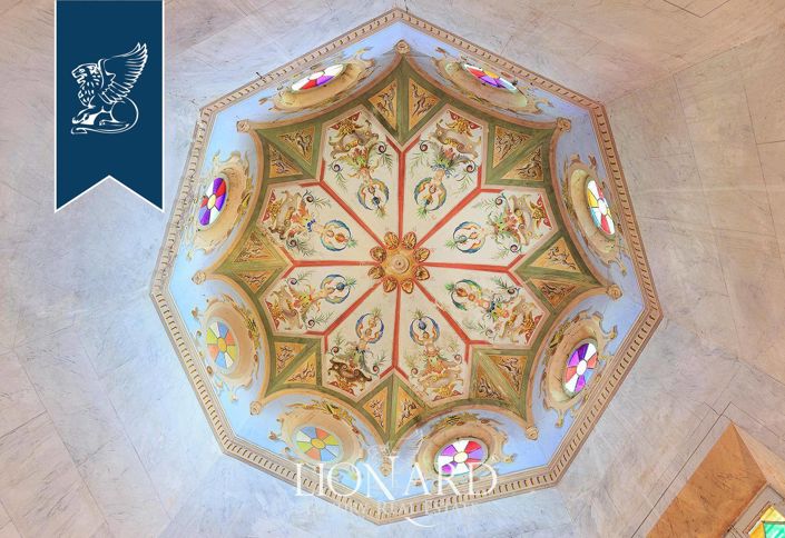 Image No.51-12 Bed Property for sale