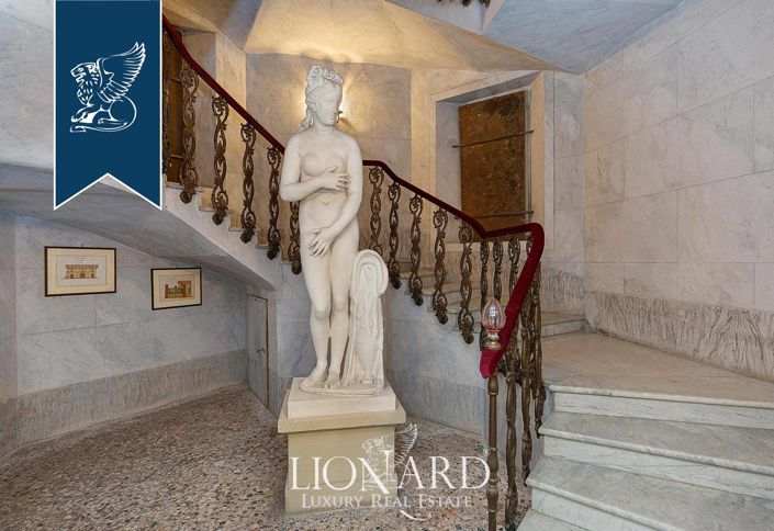 Image No.53-12 Bed Property for sale