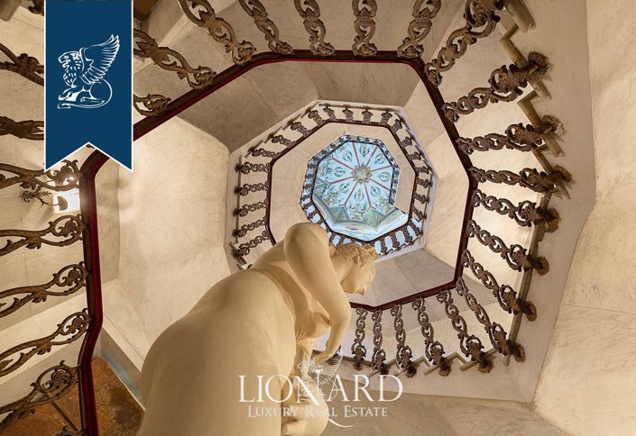 Image No.54-12 Bed Property for sale