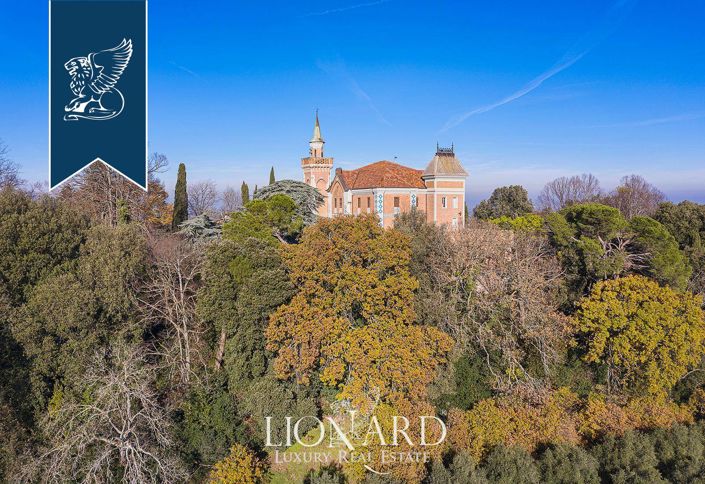 Image No.6-12 Bed Property for sale