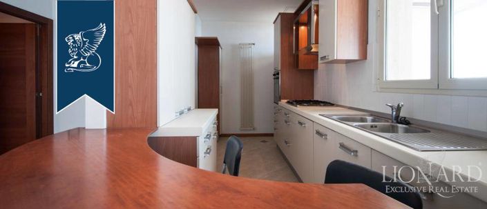 Image No.19-3 Bed Apartment for sale