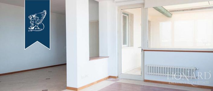 Image No.9-3 Bed Apartment for sale