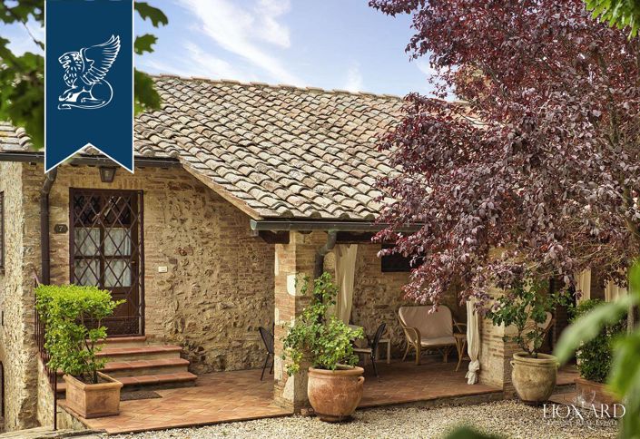 Image No.21-15 Bed Farmhouse for sale