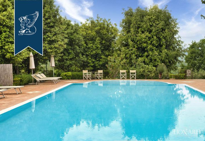 Image No.25-15 Bed Farmhouse for sale