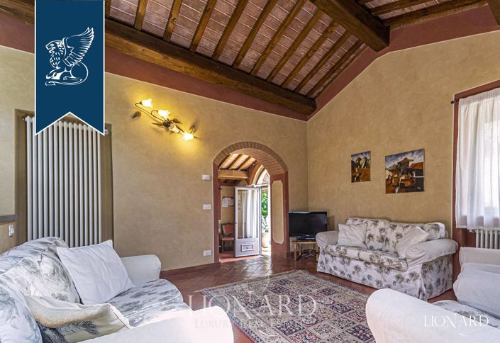 Image No.33-15 Bed Farmhouse for sale