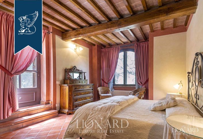 Image No.35-15 Bed Farmhouse for sale