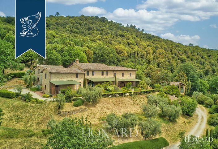 Image No.4-15 Bed Farmhouse for sale