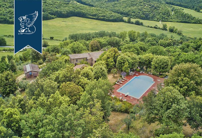 Image No.43-15 Bed Farmhouse for sale