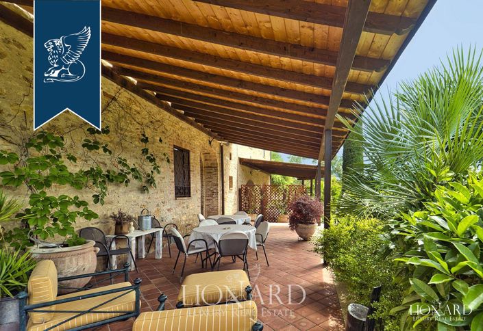 Image No.6-15 Bed Farmhouse for sale