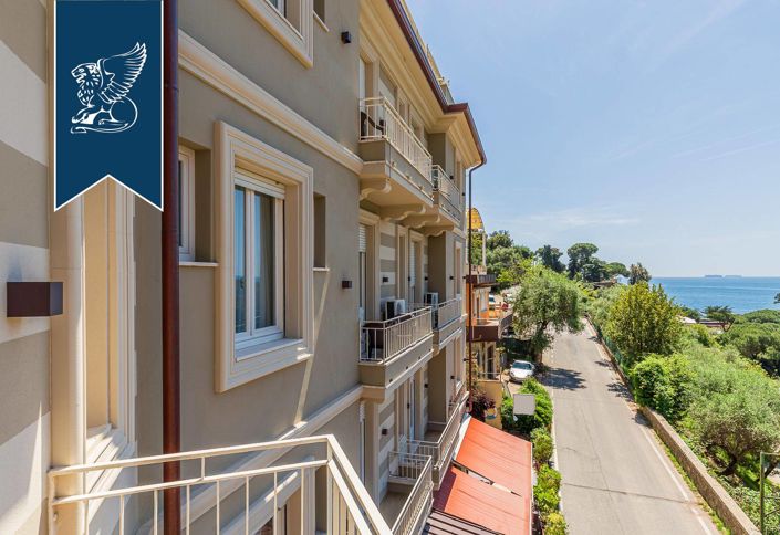 Image No.28-26 Bed Hotel for sale