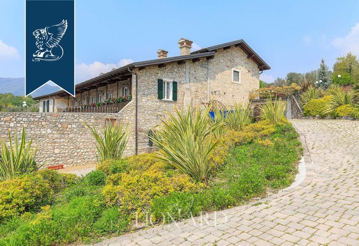 Image No.12-50 Bed Farmhouse for sale