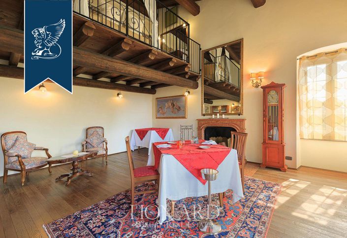 Image No.21-50 Bed Farmhouse for sale