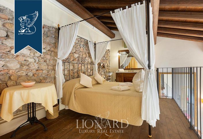 Image No.23-50 Bed Farmhouse for sale