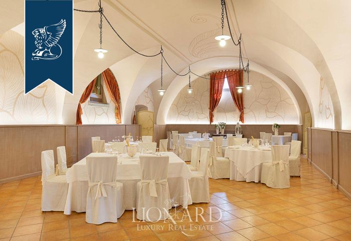 Image No.41-50 Bed Farmhouse for sale