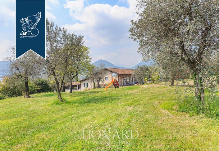 Image No.48-50 Bed Farmhouse for sale